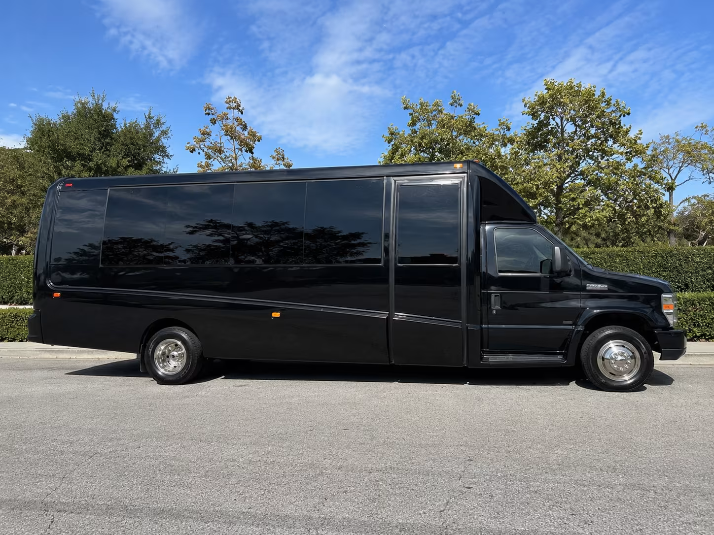 book a bus for your next wedding 2