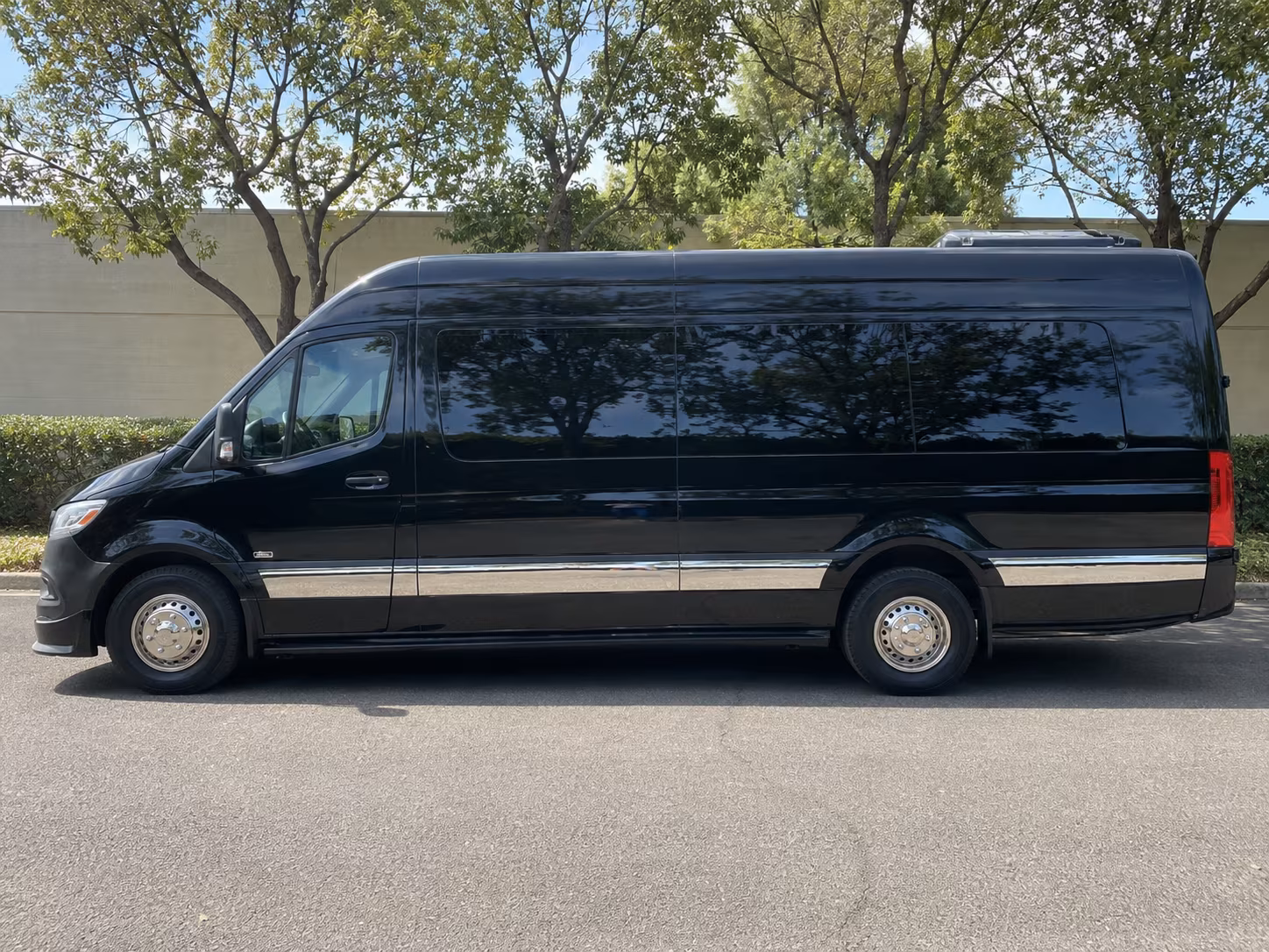 book a bus for your next wine tour 3