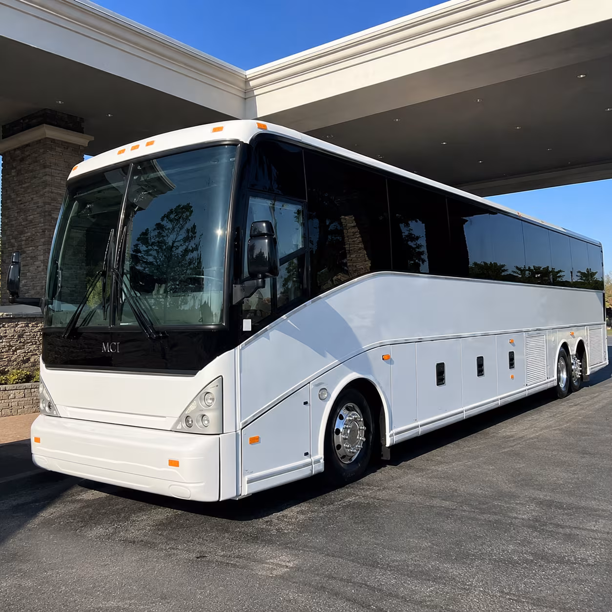 charter buses for tyler trade show attendees flying into tyr