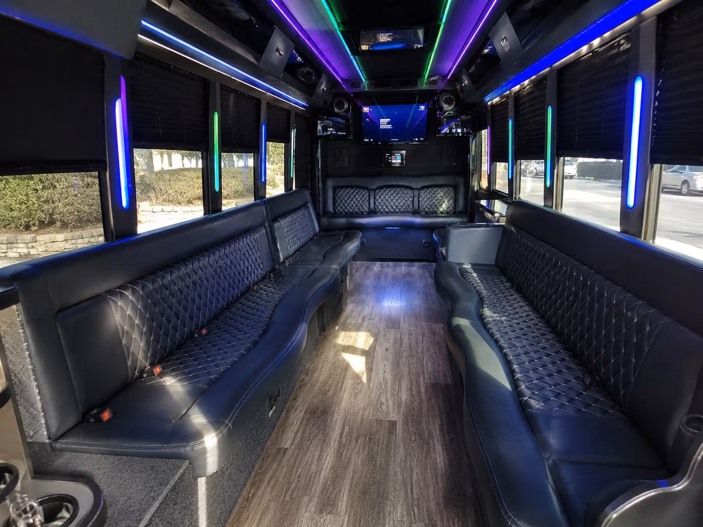 tyler 15 passenger party bus interior