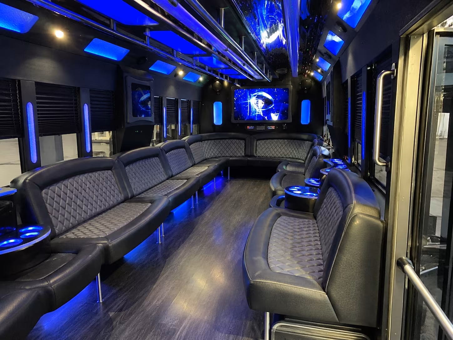 tyler 28 passenger party bus interior