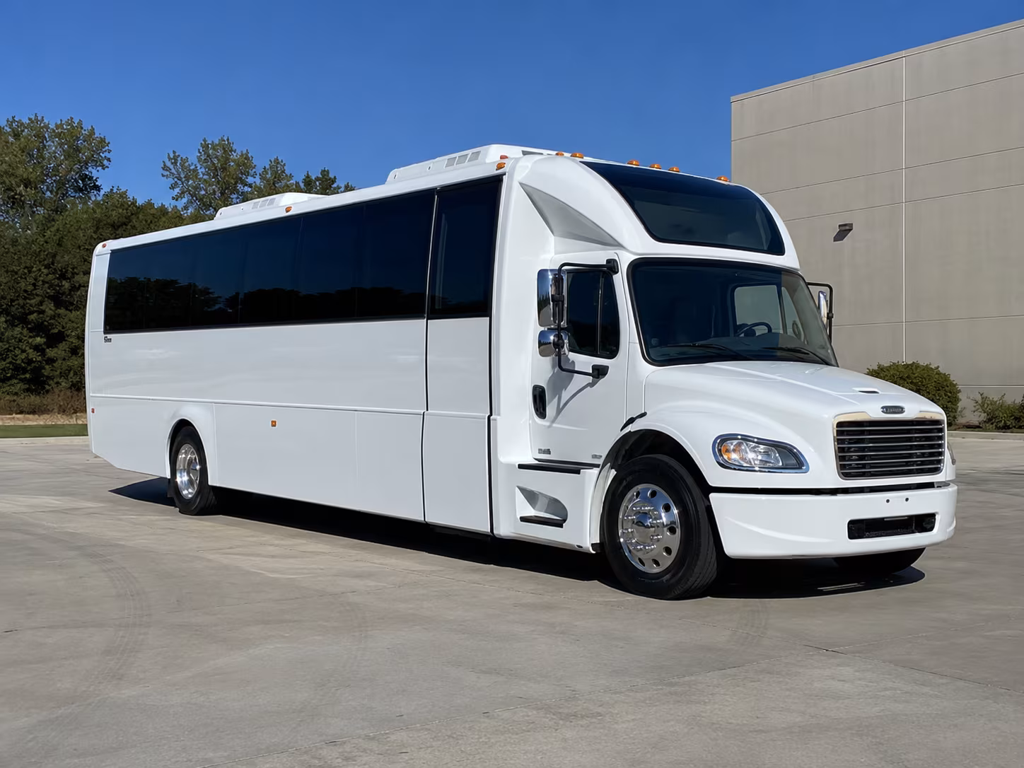 tyler 28 passenger party bus
