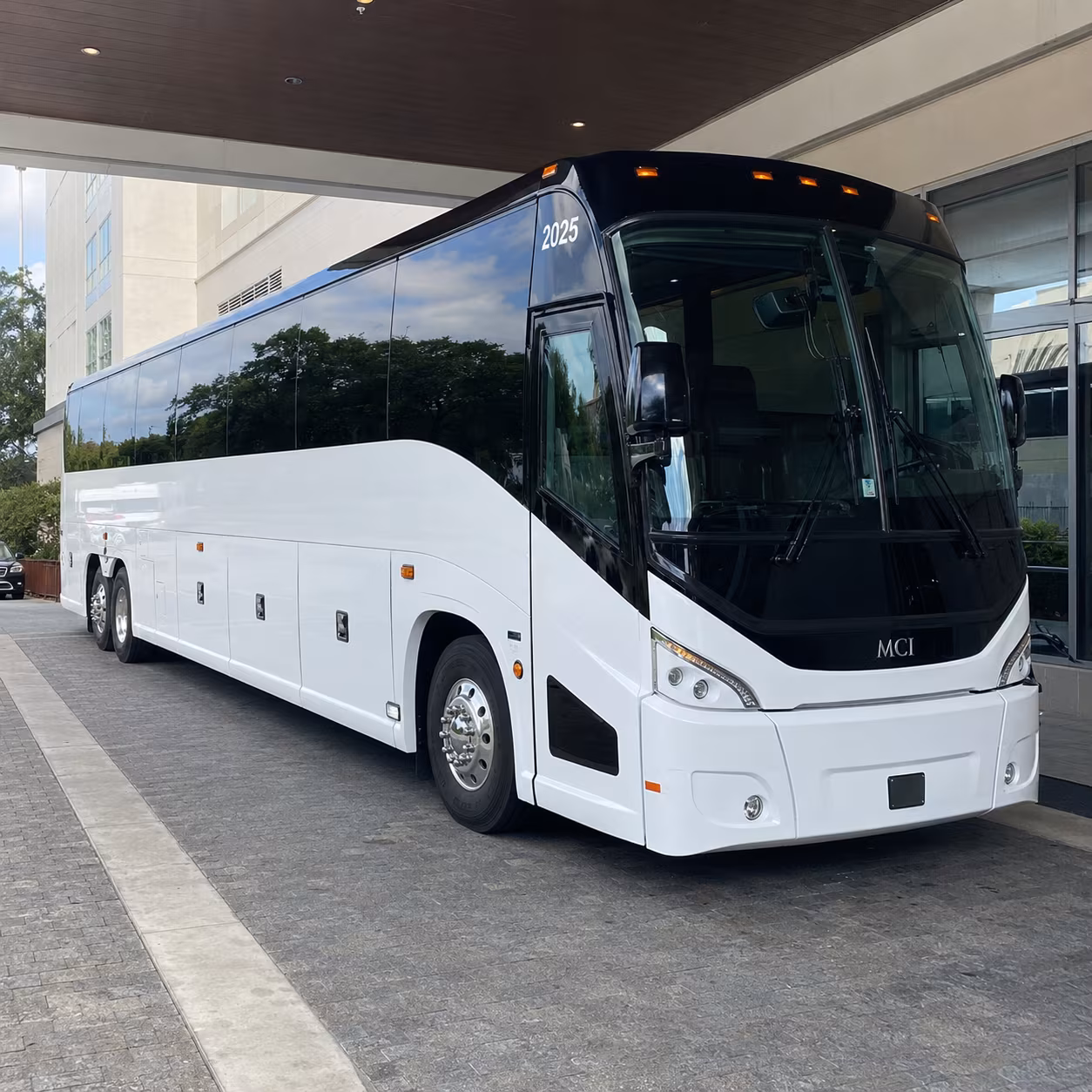 tyler 54 passenger charter bus